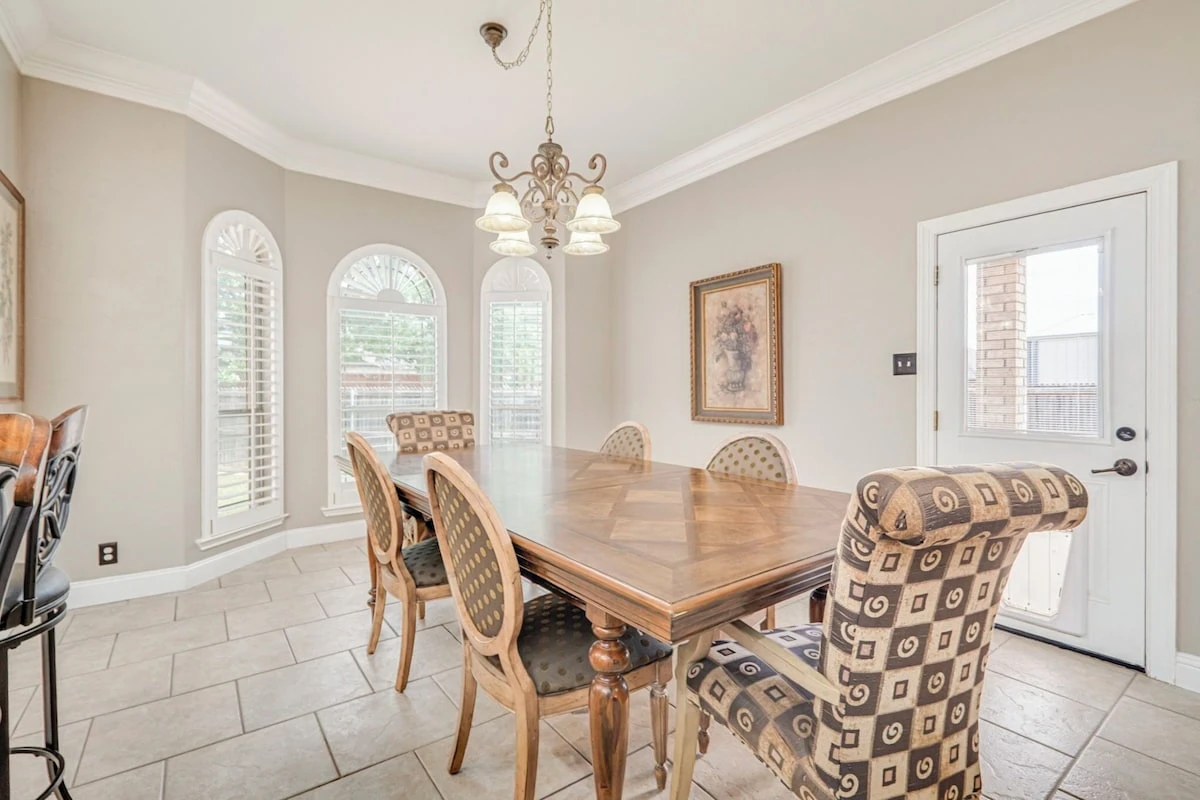 Dining Room at lincoln green - Photo 5