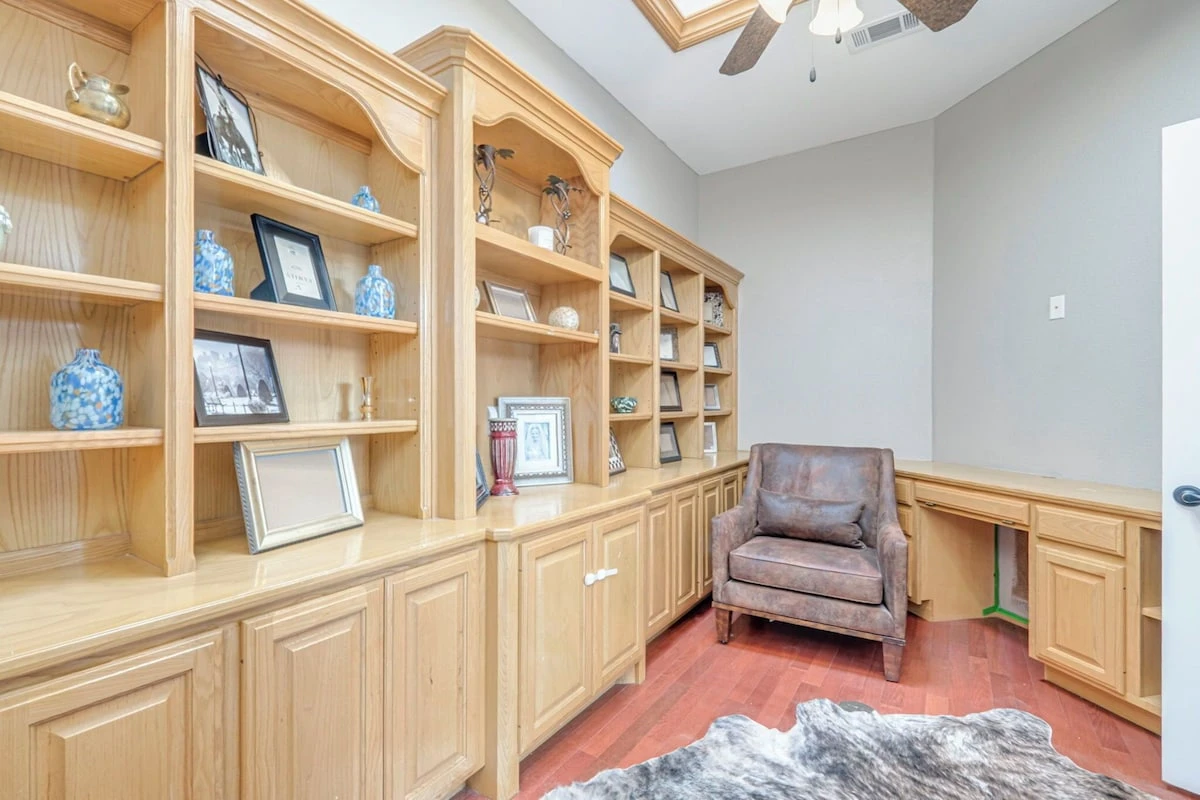 Living Room at lincoln green - Photo 3