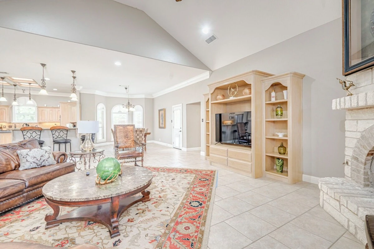 Living Room at lincoln green - Photo 16