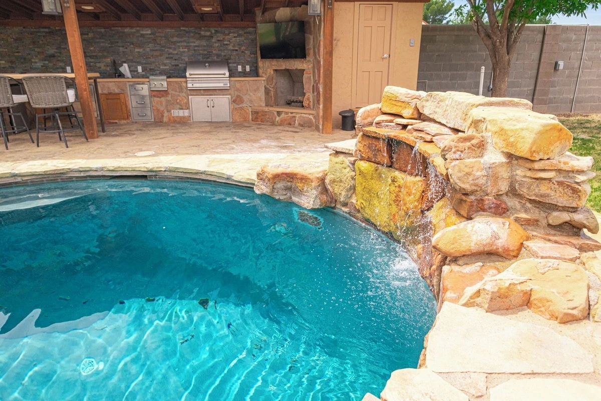 Pool at lincoln green - Photo 2