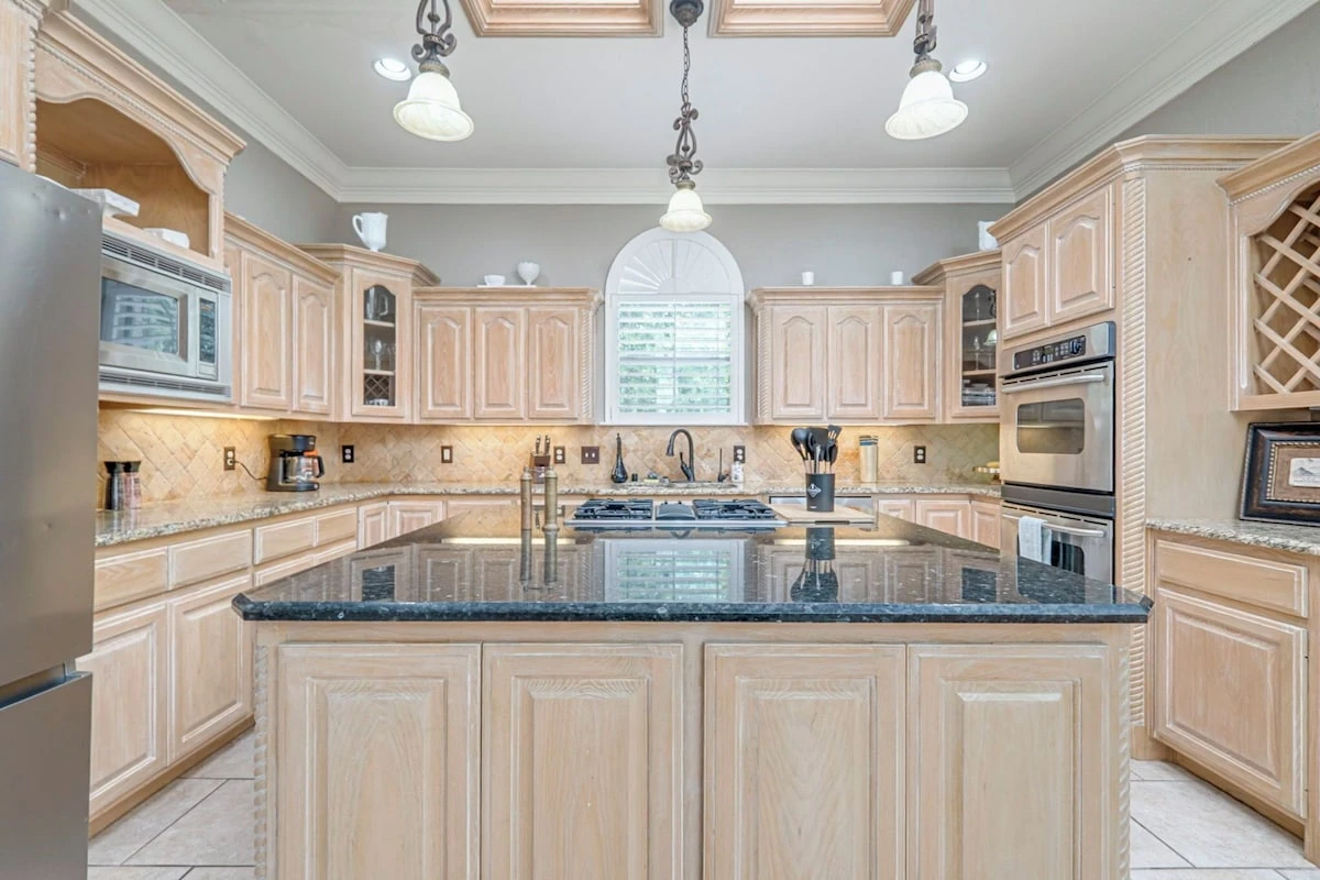 Kitchen at lincoln green - Photo 2