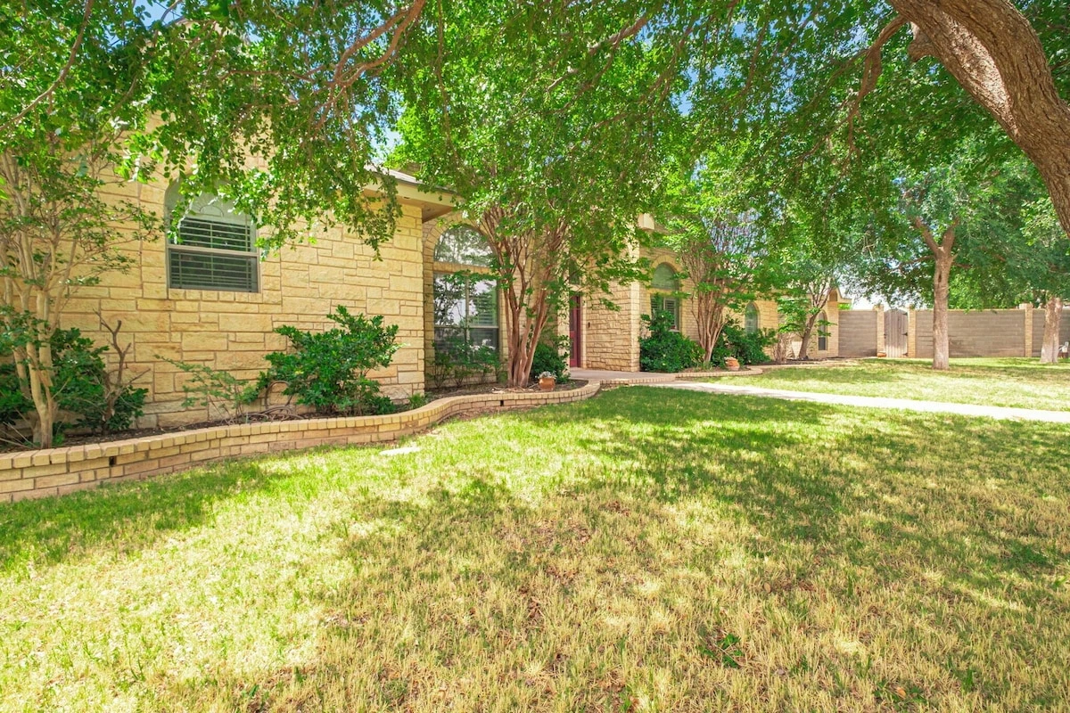 Yard at lincoln green - Photo 1