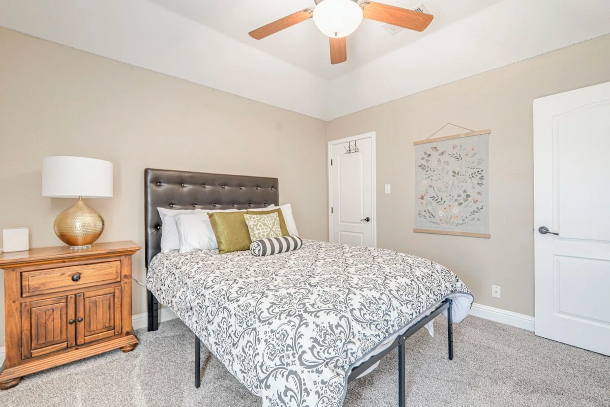 Bedroom at lincoln green - Photo 2
